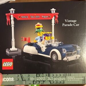 LEGO Icons Vintage Parade Car Set - Blue and White